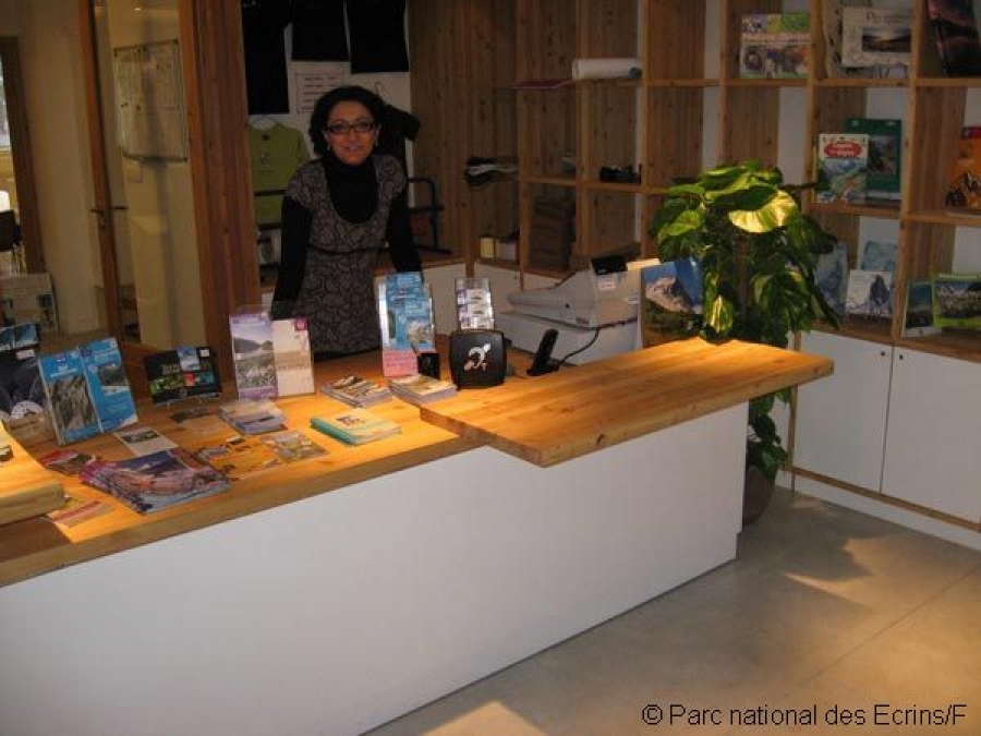 Turizem in invalidnost: označitev informacijskega središča Narodnega parka Ecrins