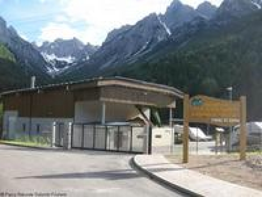 Rapport « Énergies renouvelables dans les parcs alpins » : Conflits, besoins et solutions